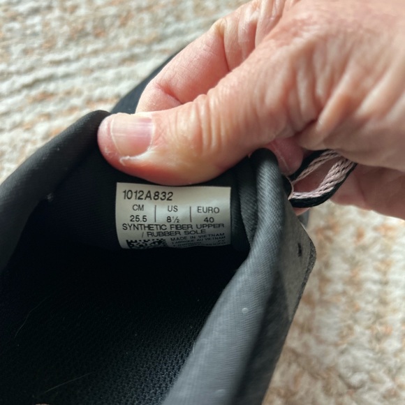 ASICS sneakers almost new! - Picture 3 of 10